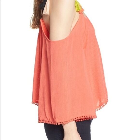 Cupcakes and Cashmere Bettie Cold Shoulder Top - Picture 6 of 14